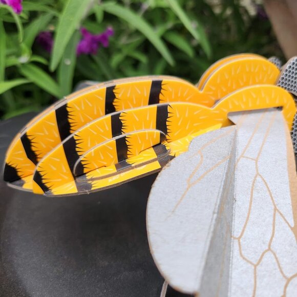 HONEY BEE MODEL Flapping Wing Eco Friendly Cardboard Honeybee Bee Figure - Picture 8 of 11